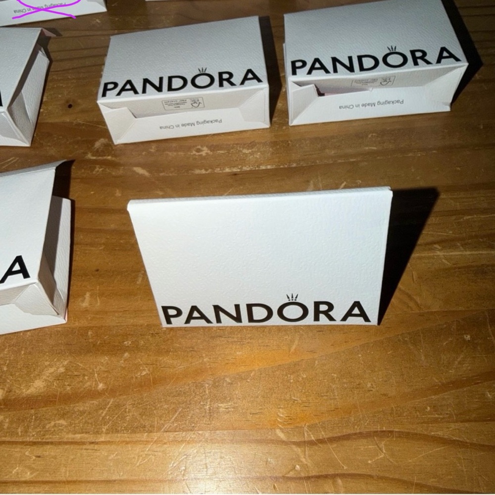 Lot of 5 NWOT Authentic Pandora Foldable Charm Envelope “Boxes” & Pandora Tissue - Picture 5 of 9